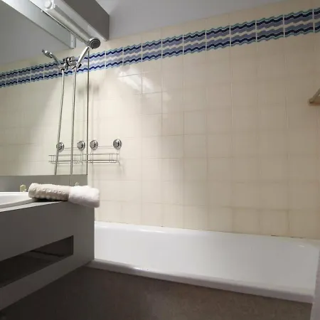 A Louer A Chantemerle, Serre-chevalier - 4 Personnes, Balcon, Casier A - Fr-1-330e-42 *